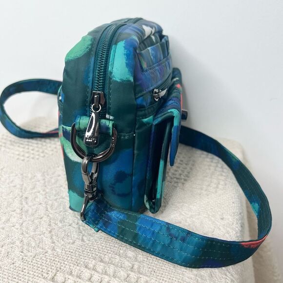 Lug Switch Convertible Crossbody in Mystic Bloom Forest RFID protection - Picture 7 of 12